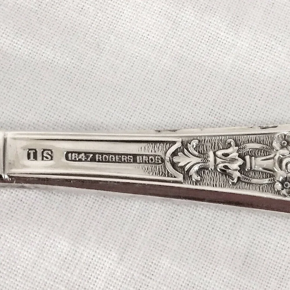 Rogers Bros Butter Knife Silverplated Vintage 1847